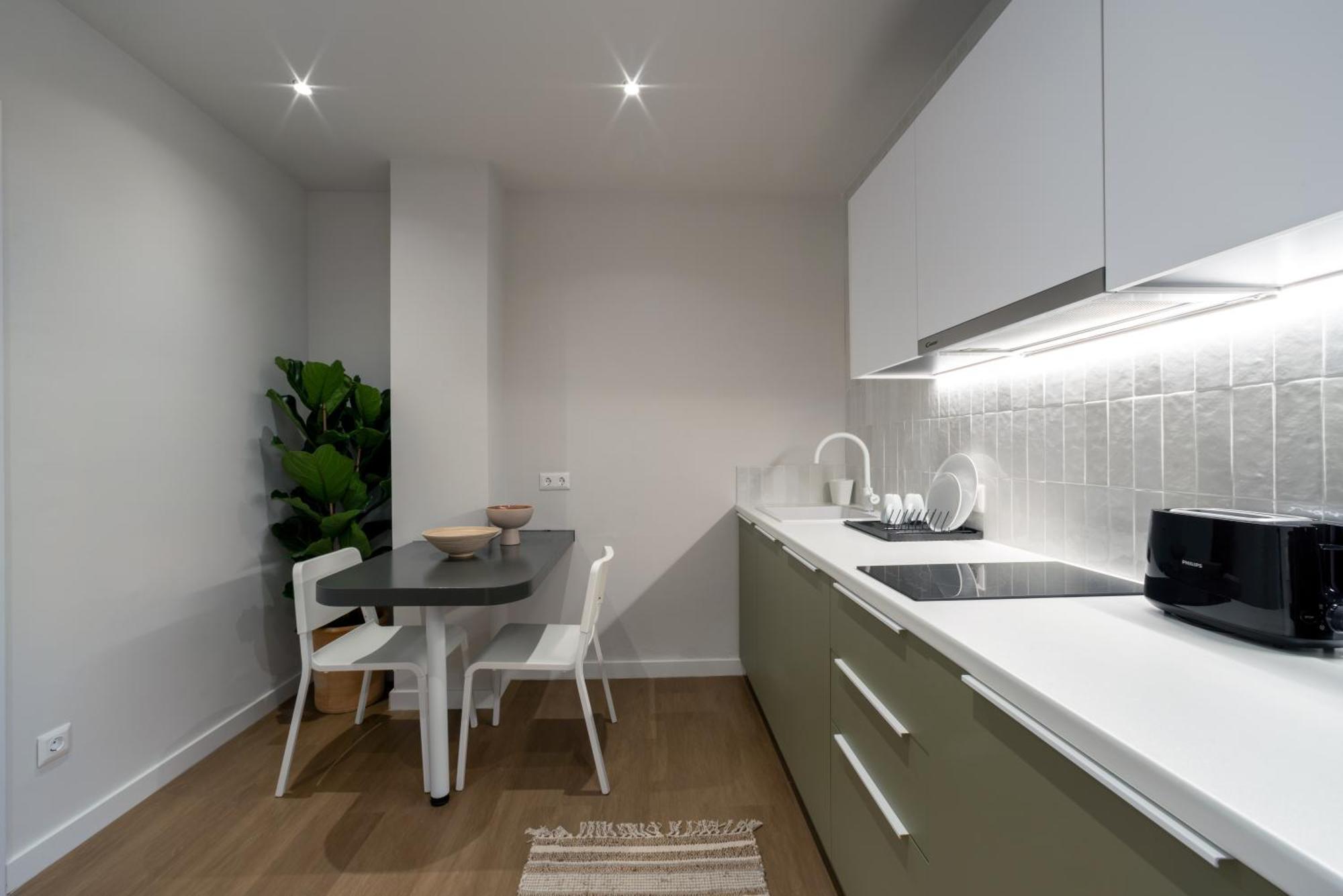 Central Bliss Apartments By Upstreet เอเธนส์ ภายนอก รูปภาพ