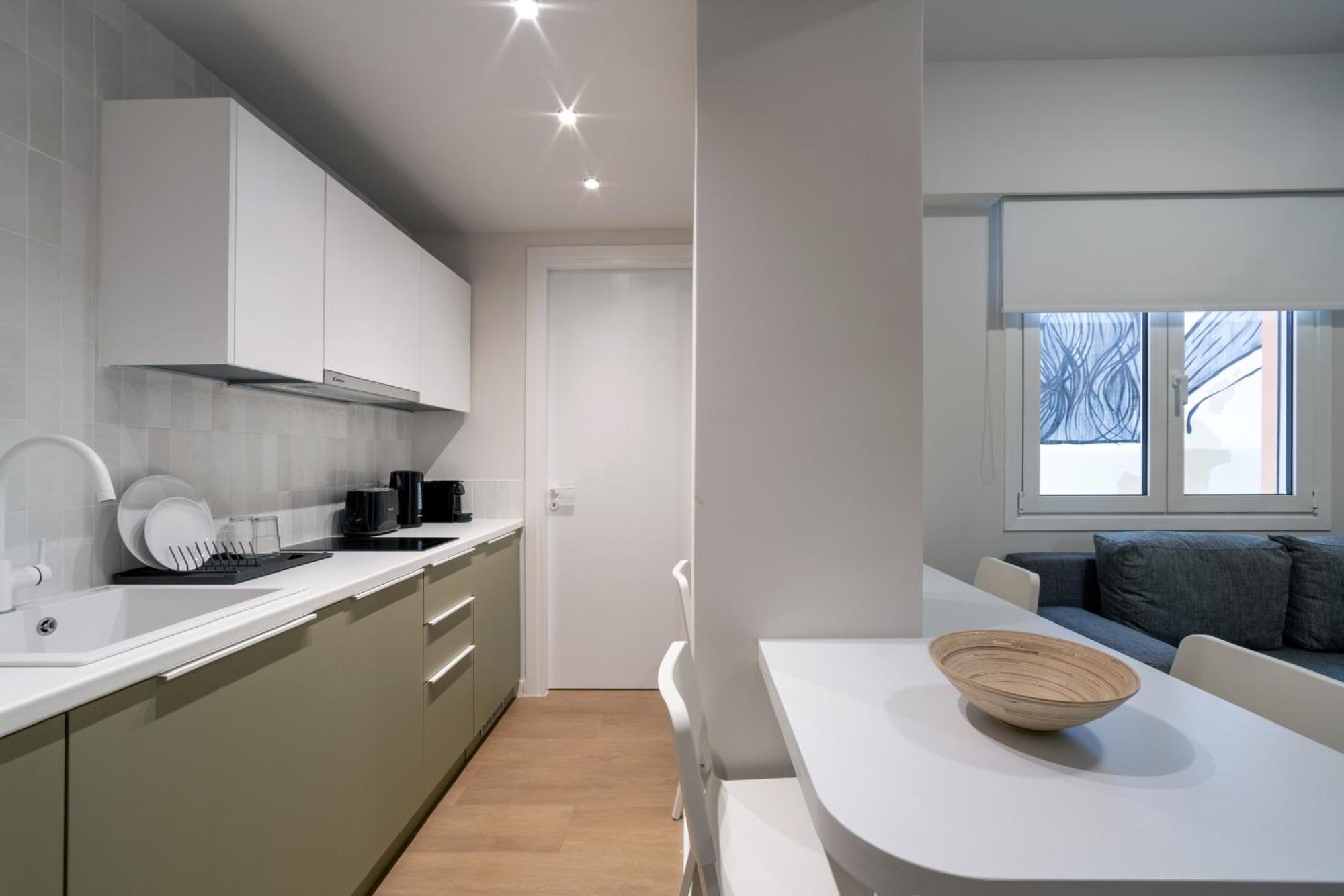 Central Bliss Apartments By Upstreet เอเธนส์ ภายนอก รูปภาพ